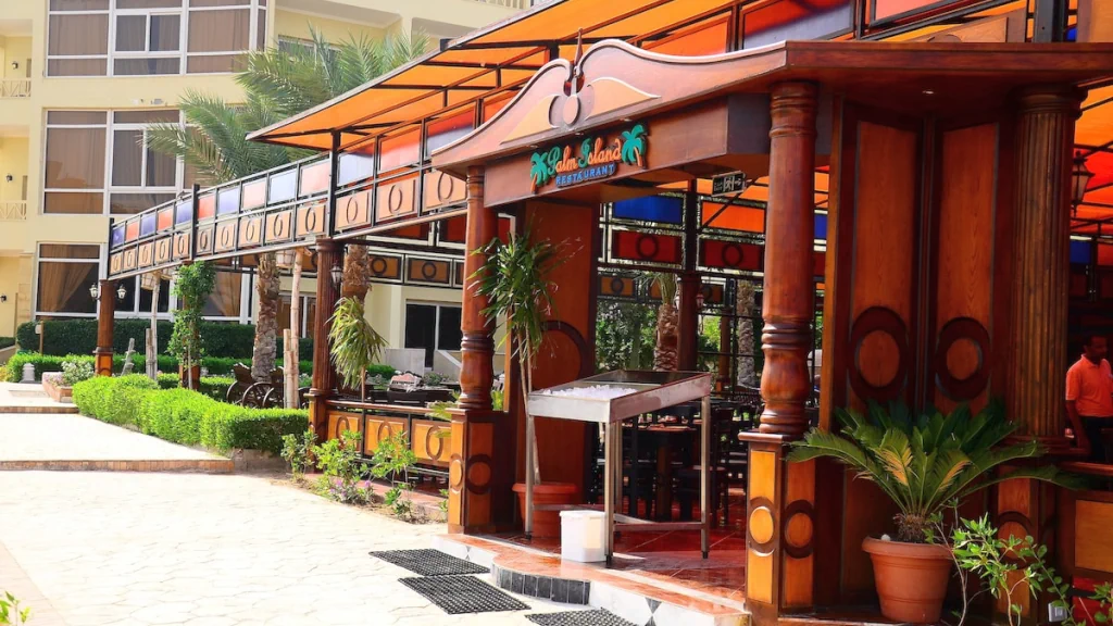 الفندق إيه أم سى رويال - الغردقة